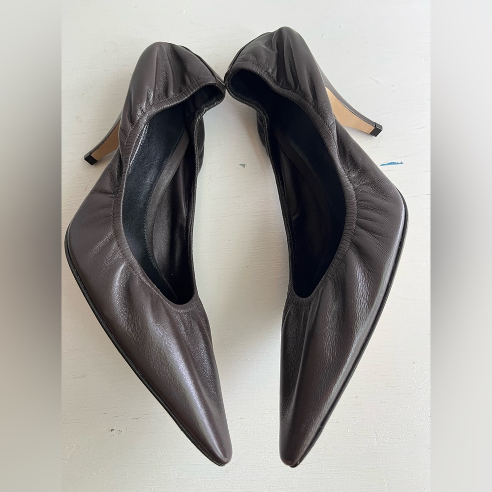 THE ROW Liisa Pointed Toe Pump - Laquer Brown 38 - Picture 5 of 15